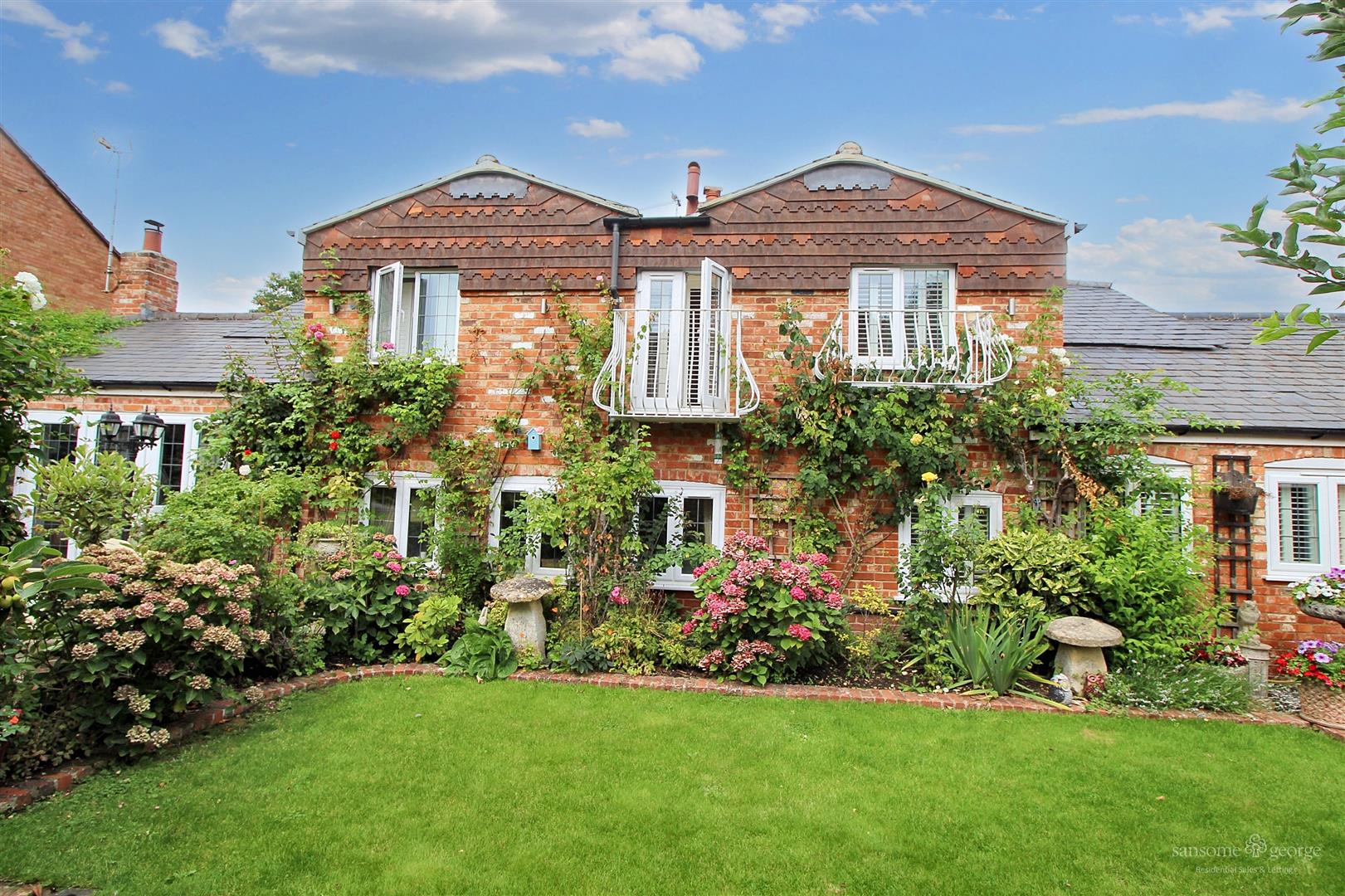 5 bed property in Kentwood Hill, Reading